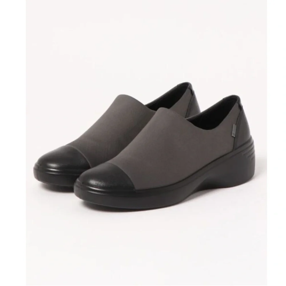 ECCO Gore-Tex Slip On Shoes Women's Size 7 Wide Width Black Wedge
